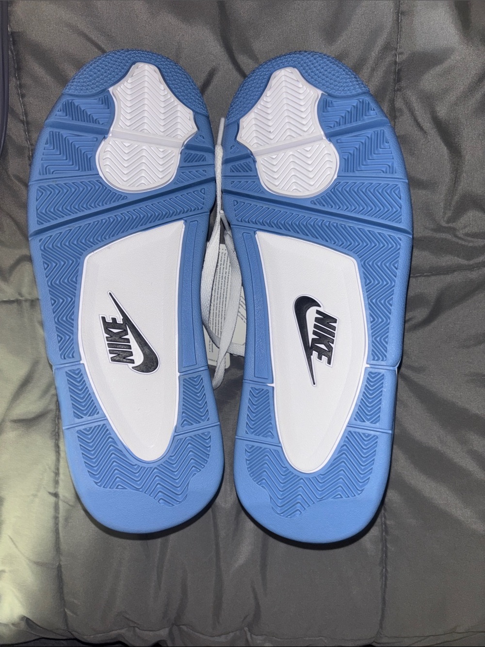Nike Men’s air flight 89 White and Light Blue Low-Top Sneakers - Picture 5 of 5